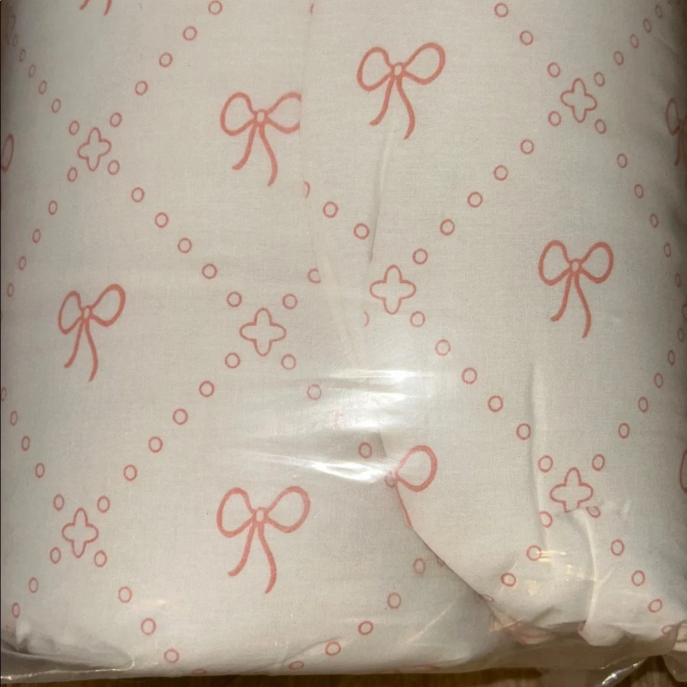 Eloise Bow Patterned Core Comforter Set